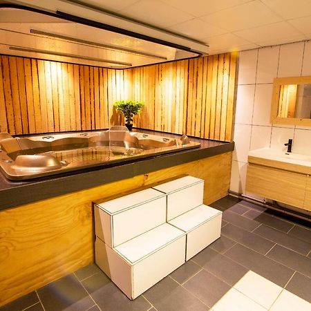 Luxus Familienvilla Mit Jacuzzi & Sauna Tzummarum Exterior foto