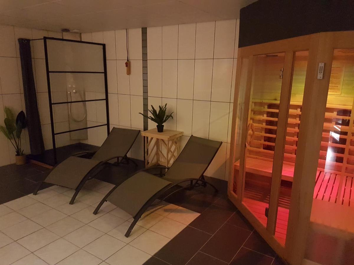 Luxus Familienvilla Mit Jacuzzi & Sauna Tzummarum Exterior foto